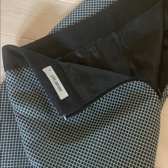 Black and white skirt - Picture 2 of 3